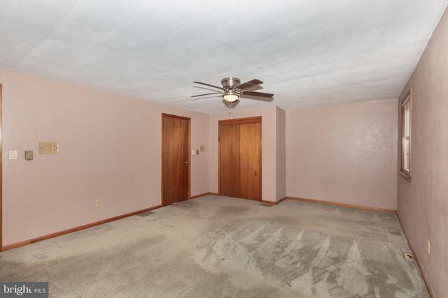 5 SUNSET DR, Gettysburg, PA 17325