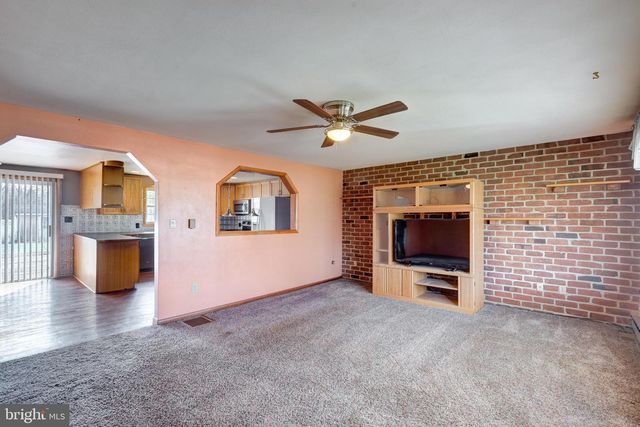 5 SUNSET DR, Gettysburg, PA 17325