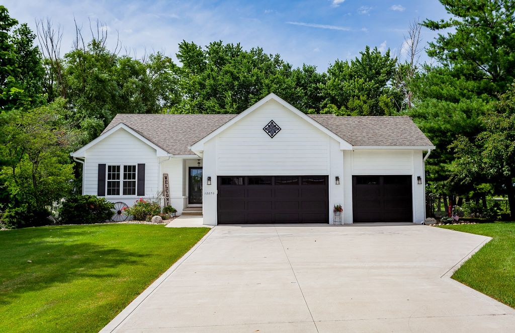 12070 NW 114th Lane, Granger, IA 50109