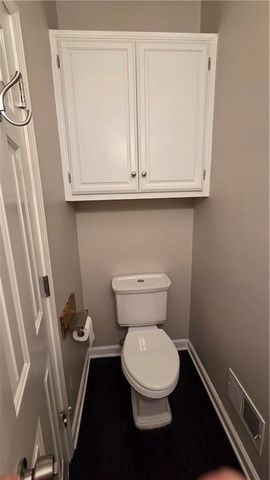 8980 Stonelake Court, Roswell, GA 30076