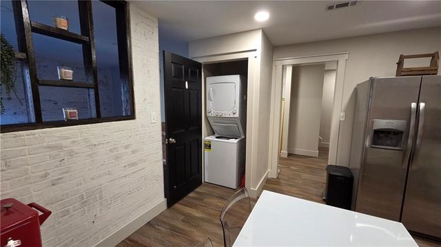 8980 Stonelake Court, Roswell, GA 30076