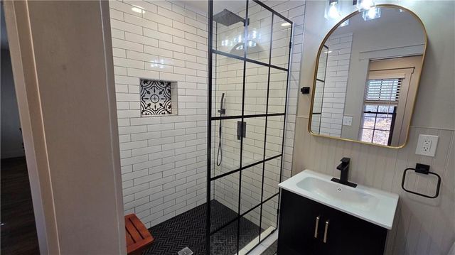 8980 Stonelake Court, Roswell, GA 30076