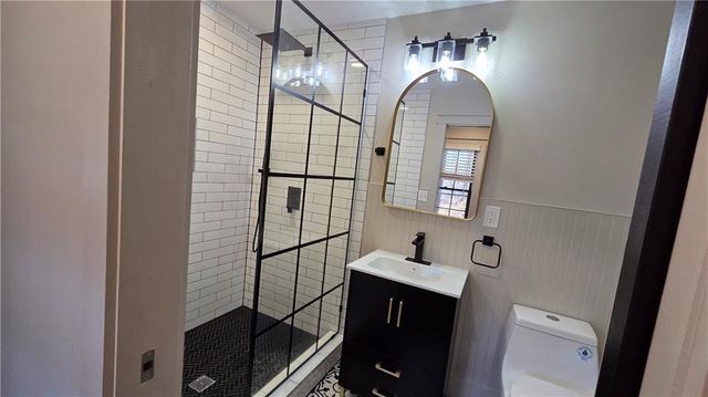 8980 Stonelake Court, Roswell, GA 30076