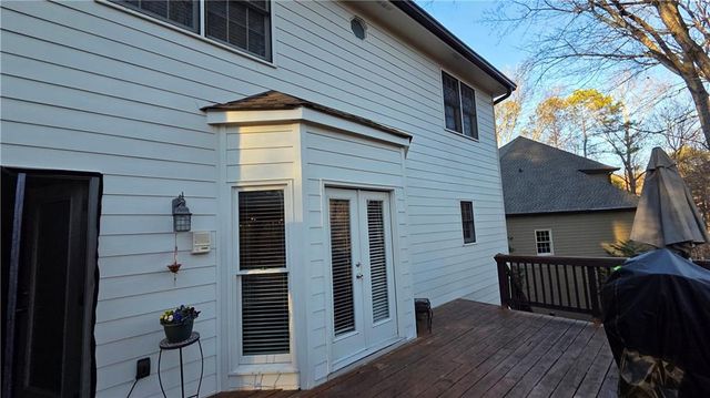 8980 Stonelake Court, Roswell, GA 30076