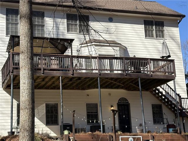 8980 Stonelake Court, Roswell, GA 30076