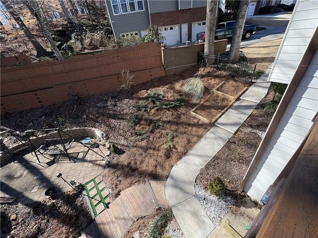 8980 Stonelake Court, Roswell, GA 30076