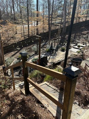 8980 Stonelake Court, Roswell, GA 30076