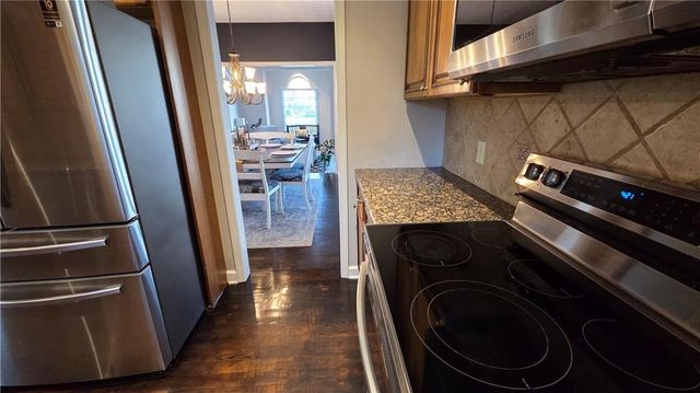 8980 Stonelake Court, Roswell, GA 30076