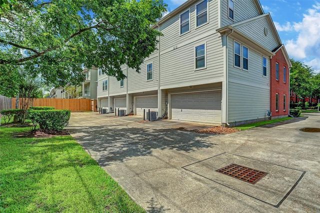 934 E Heights Hollow Lane, Houston, TX 77007