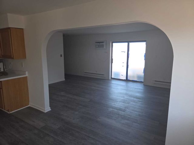 3360 184th Street 1E, Homewood, IL 60430