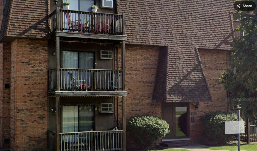 3360 184th Street 1E, Homewood, IL 60430