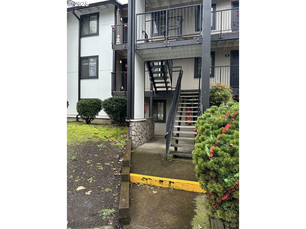 14095 Sw WALKER Rd 95, Beaverton, OR 97005