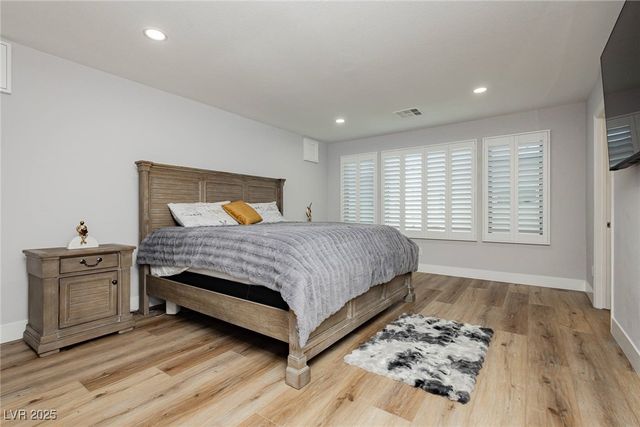 8095 Carpenter Creek Avenue, Las Vegas, NV 89113