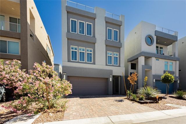 8095 Carpenter Creek Avenue, Las Vegas, NV 89113