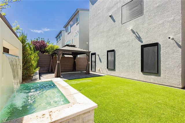 8095 Carpenter Creek Avenue, Las Vegas, NV 89113