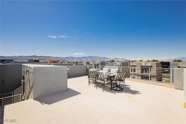 8095 Carpenter Creek Avenue, Las Vegas, NV 89113