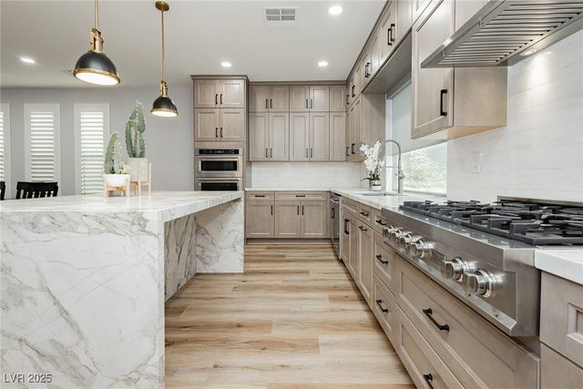 8095 Carpenter Creek Avenue, Las Vegas, NV 89113