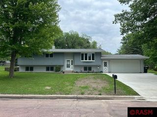 1142 N Eighth Street, St. James, MN 56081
