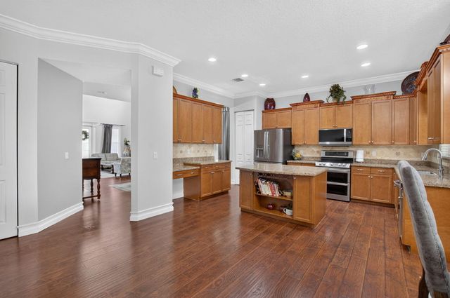 9925 Cobblestone Creek Drive, Boynton Beach, FL 33472