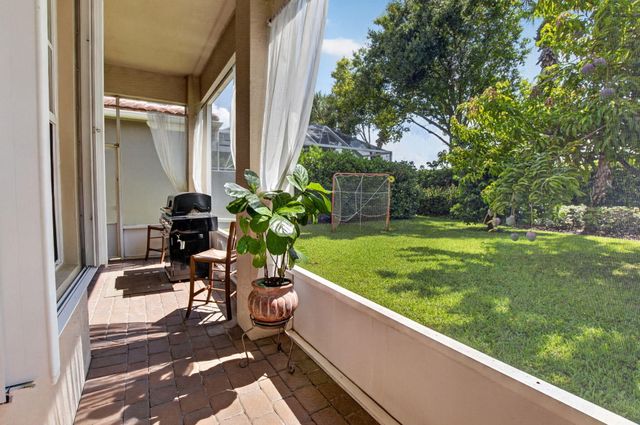 9925 Cobblestone Creek Drive, Boynton Beach, FL 33472