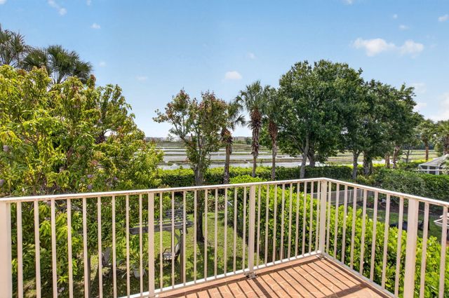 9925 Cobblestone Creek Drive, Boynton Beach, FL 33472
