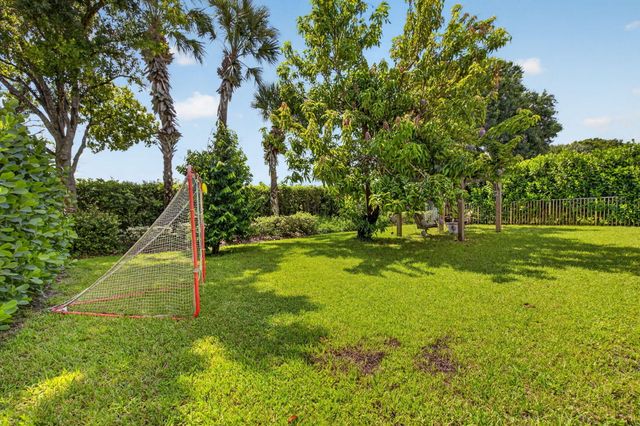 9925 Cobblestone Creek Drive, Boynton Beach, FL 33472