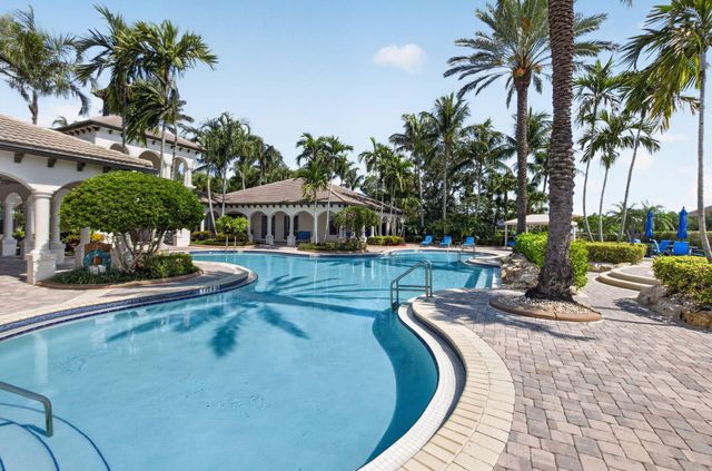 9925 Cobblestone Creek Drive, Boynton Beach, FL 33472