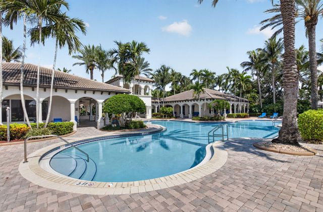 9925 Cobblestone Creek Drive, Boynton Beach, FL 33472