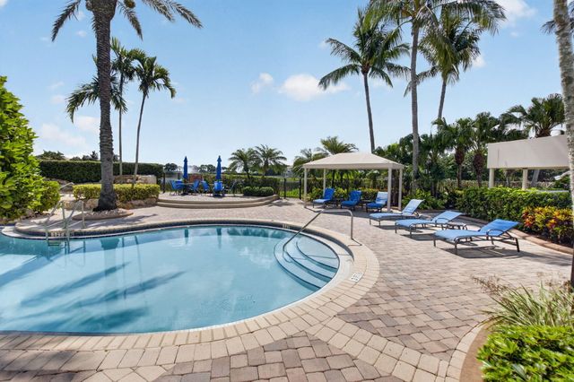 9925 Cobblestone Creek Drive, Boynton Beach, FL 33472