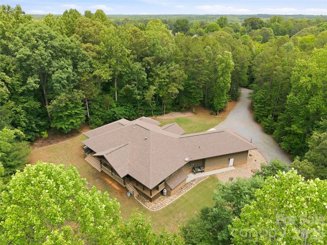 9860 Harvest Lane, Davidson, NC 28036