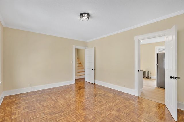 24 Hiawatha St, Springfield, MA 01108