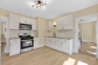 24 Hiawatha St, Springfield, MA 01108