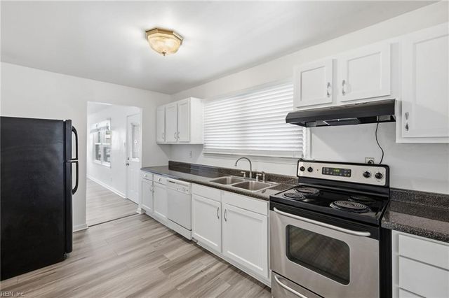 5545 Aragon DR, Virginia Beach, VA 23455