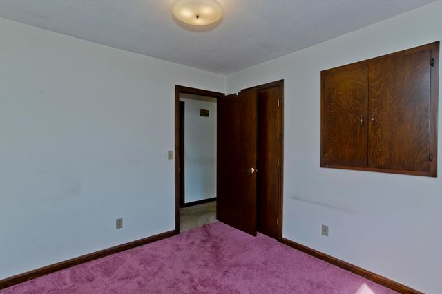 6 Pine Wood Dr, Southampton, MA 01073