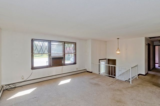 6 Pine Wood Dr, Southampton, MA 01073