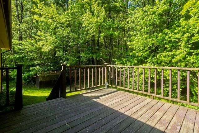 6 Pine Wood Dr, Southampton, MA 01073