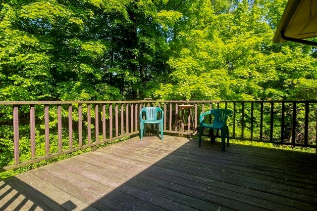 6 Pine Wood Dr, Southampton, MA 01073