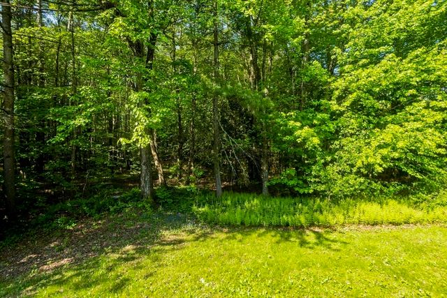 6 Pine Wood Dr, Southampton, MA 01073