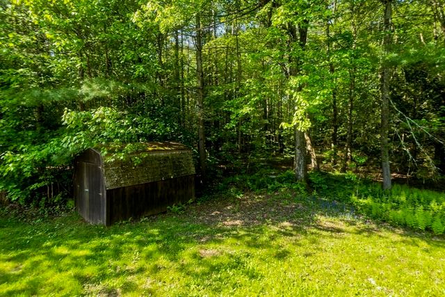 6 Pine Wood Dr, Southampton, MA 01073