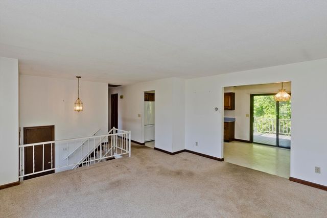 6 Pine Wood Dr, Southampton, MA 01073