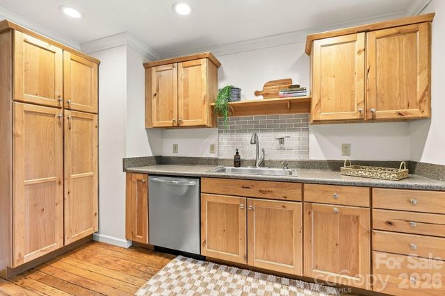 21 Balsam Avenue, Asheville, NC 28806