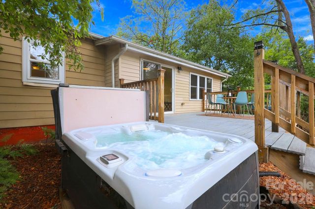 21 Balsam Avenue, Asheville, NC 28806
