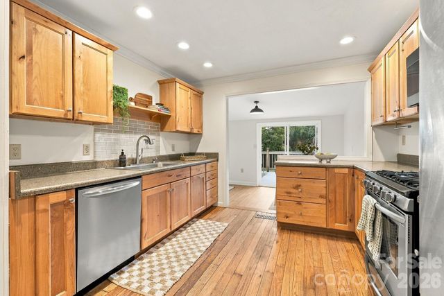 21 Balsam Avenue, Asheville, NC 28806