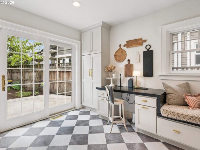 4124 Ne MULTNOMAH St, Portland, OR 97232