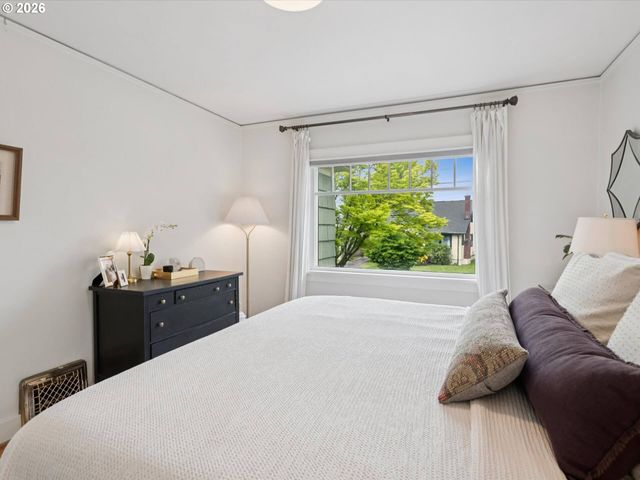 4124 Ne MULTNOMAH St, Portland, OR 97232