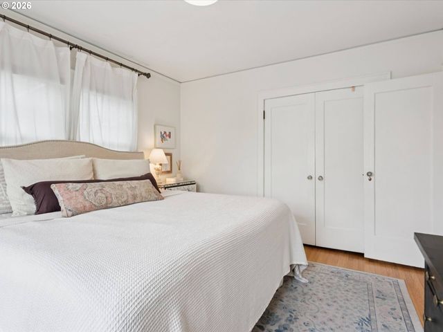 4124 Ne MULTNOMAH St, Portland, OR 97232