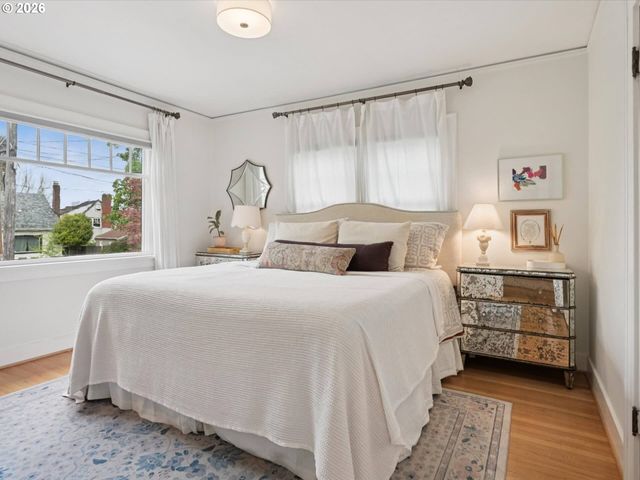 4124 Ne MULTNOMAH St, Portland, OR 97232