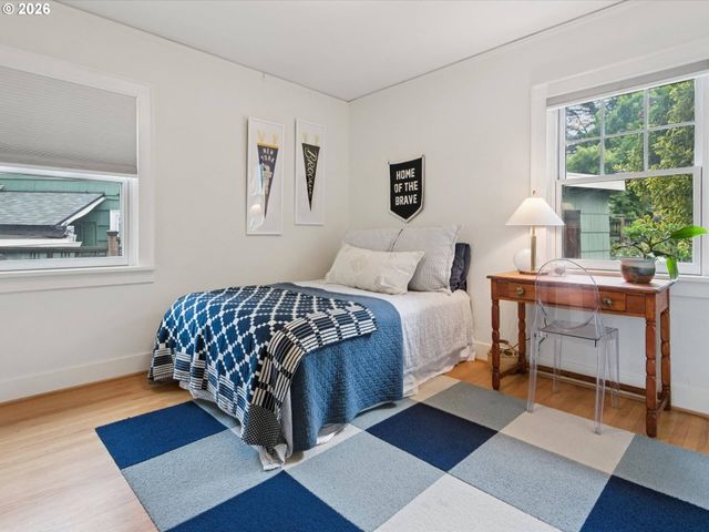 4124 Ne MULTNOMAH St, Portland, OR 97232