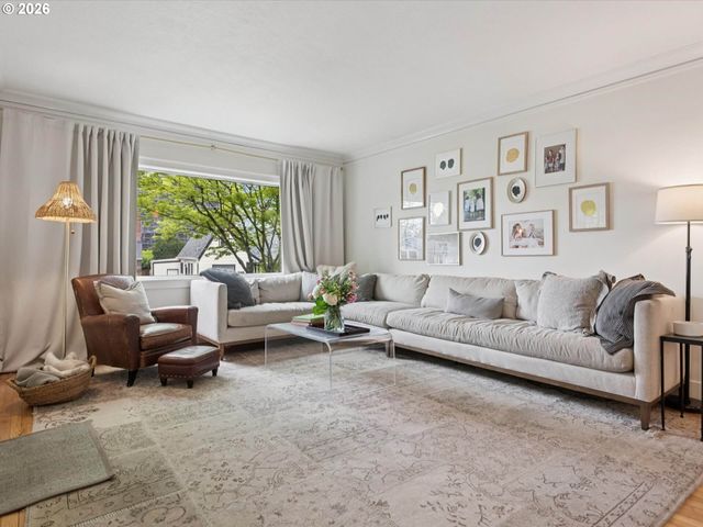 4124 Ne MULTNOMAH St, Portland, OR 97232