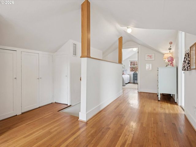 4124 Ne MULTNOMAH St, Portland, OR 97232